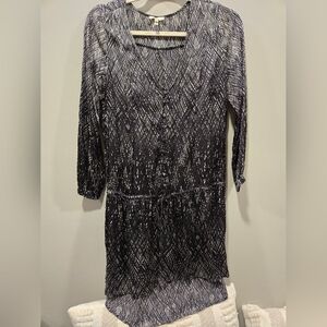 100% Silk- Joie Black and White Dress V-Neck 3/4 Sleeve Lightweight